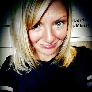 Meet your Posher, Hillary